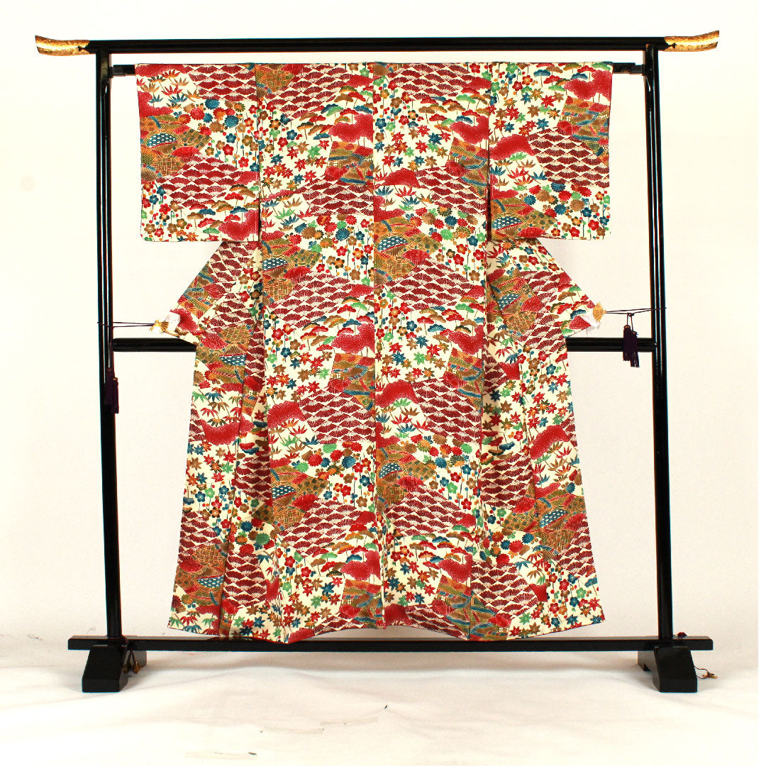 Komon, Length 156cm, Sleeve length 64cm, Lined, Stencil-dyed, Pine, Bamboo, and Plum, Auspicious motif, Pure silk, S rank, Cream color, 1115001722315