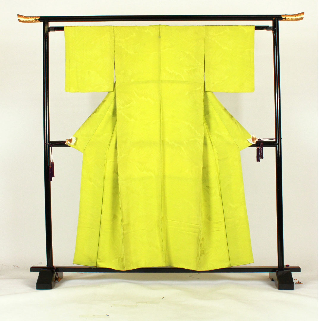 色無地 幾何学模様 丸に木瓜 縫い紋  身丈156cm 裄丈61cm 袷  正絹 Sランク 緑系 1114000412319