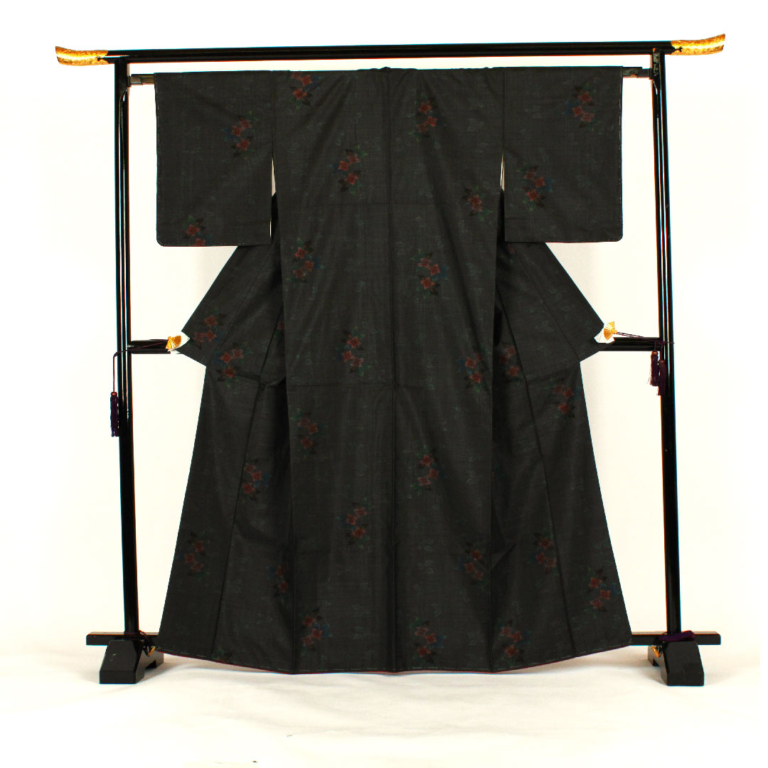 Oshima Tsumugi, Length 167cm, Sleeve Length 64cm, Flower and Leaf Pattern, 7 Marks, Pure Silk, S Rank, Awase, Gray, 1116000892422
