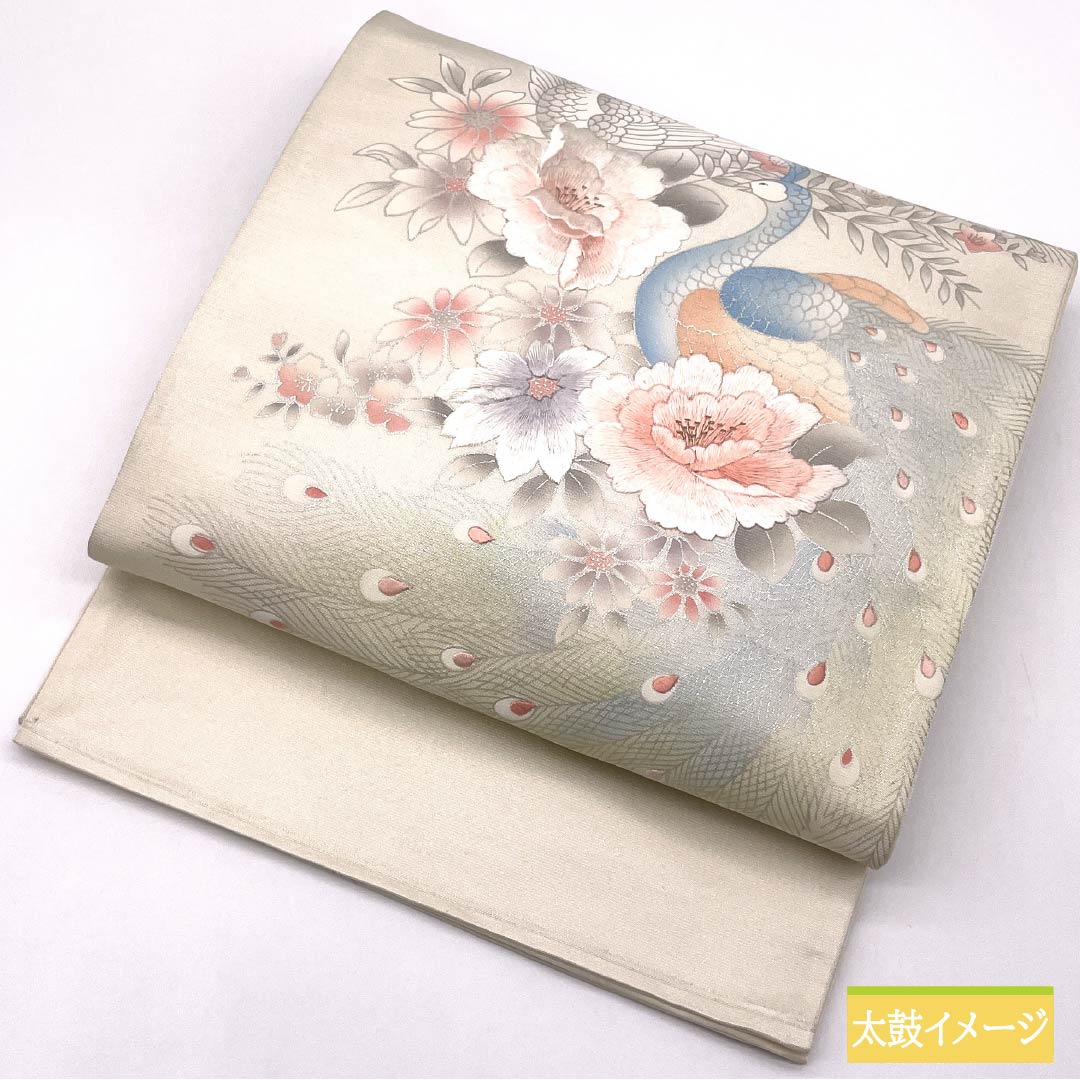 Formal white obi, pure silk, gofun-iro (white powder-colored) embroidery with peacock and floral patterns, suitable for formal formal wear. Length: 428cm. A-rank. Pointed design. Product code: 1123014243311.