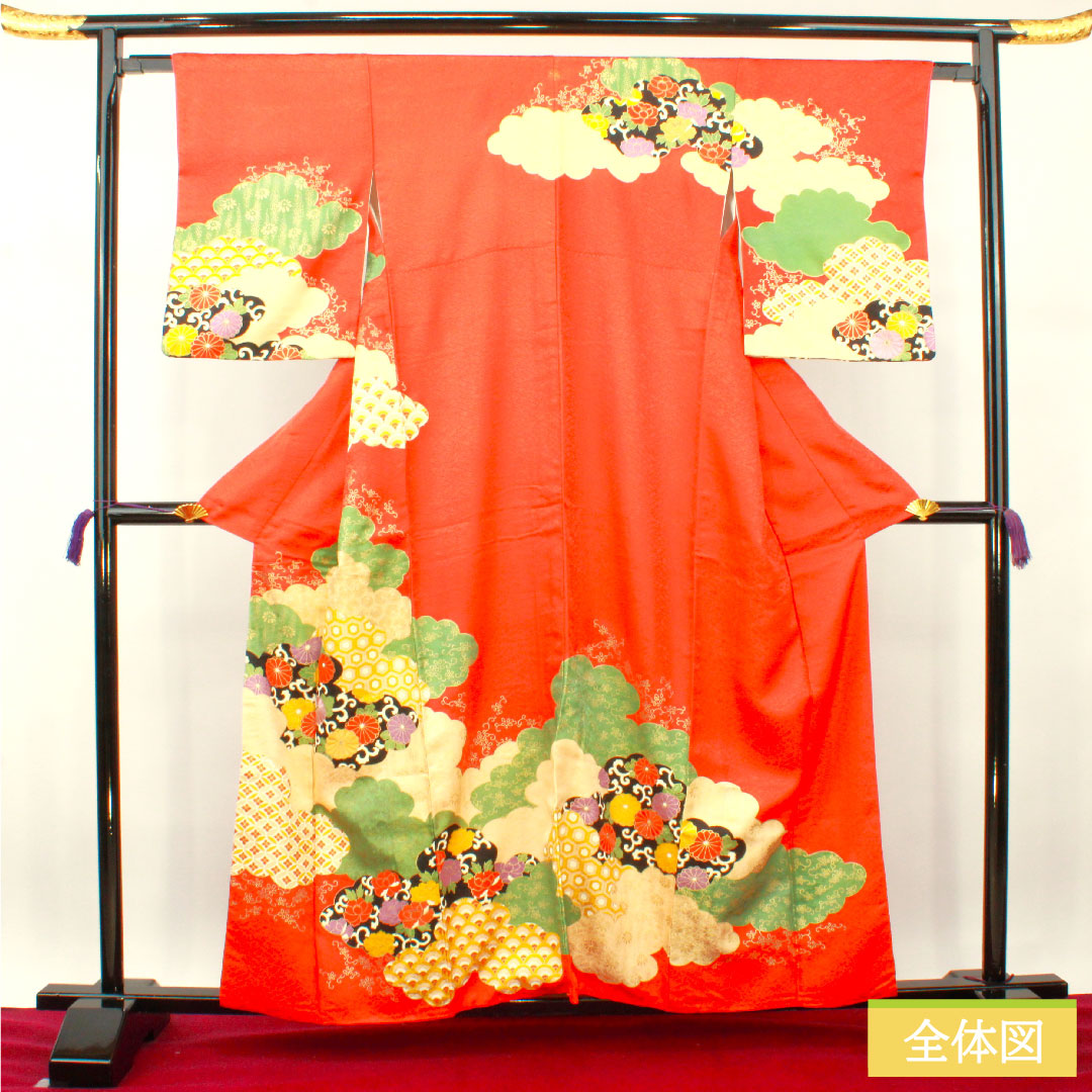 Homongi, pure silk, lined, length 160cm, sleeve length 63cm, scarlet, Kyoto Yuzen, embroidery, auspicious motif, one crest (sewn crest), Gosankiri, S rank, vermilion, 1112003752416