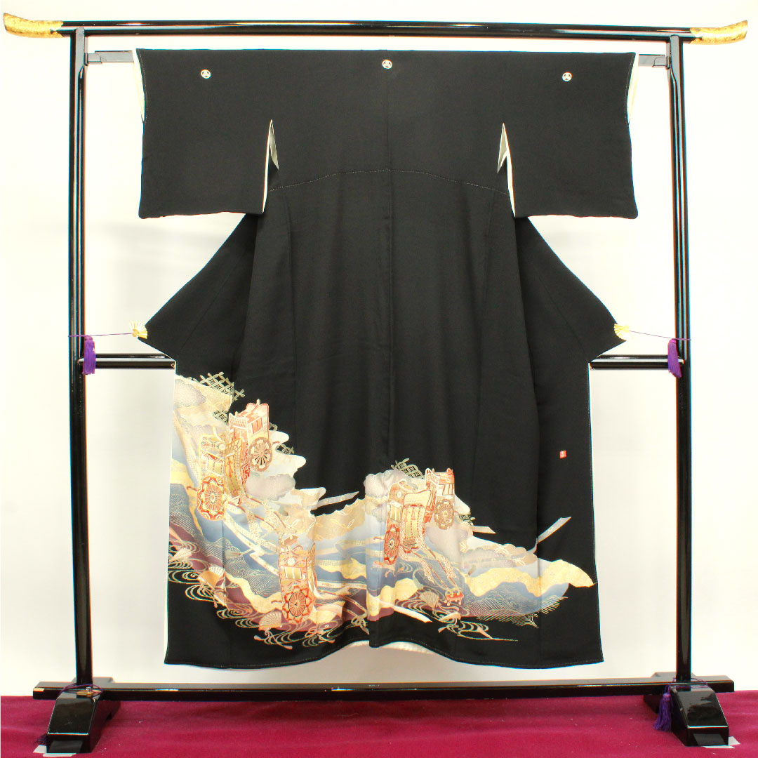 Black formal kimono, length 147.5cm, sleeve length 60cm, lined, Kyoto Yuzen, Imperial carriage, circle with three oak leaves, pure silk, A rank, five crests, black, 1111000863110