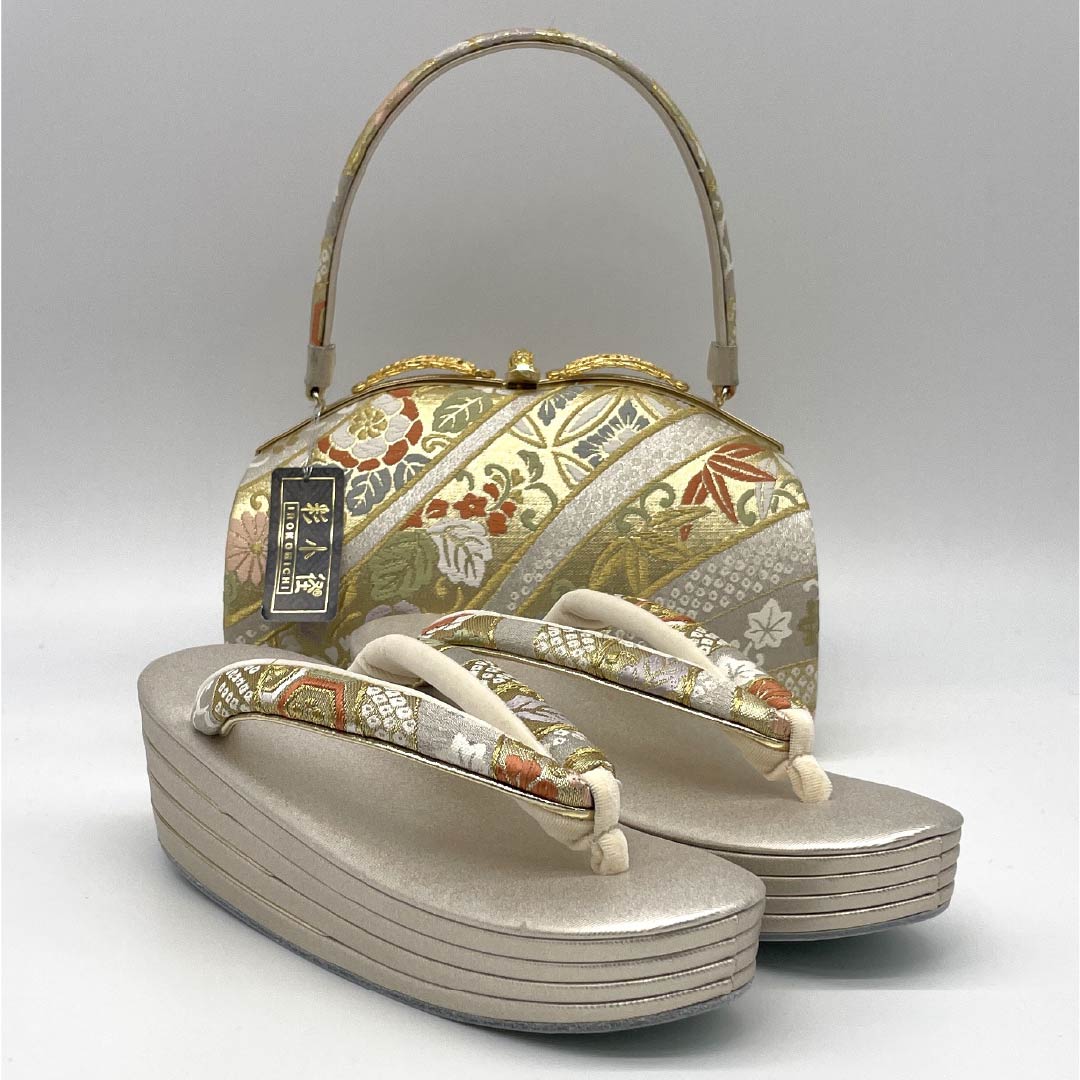 (Like New) Formal Zori and Bag Set, Grade A, with Auspicious Motifs, Obi Fabric, Size L, Gold, 1133000463421