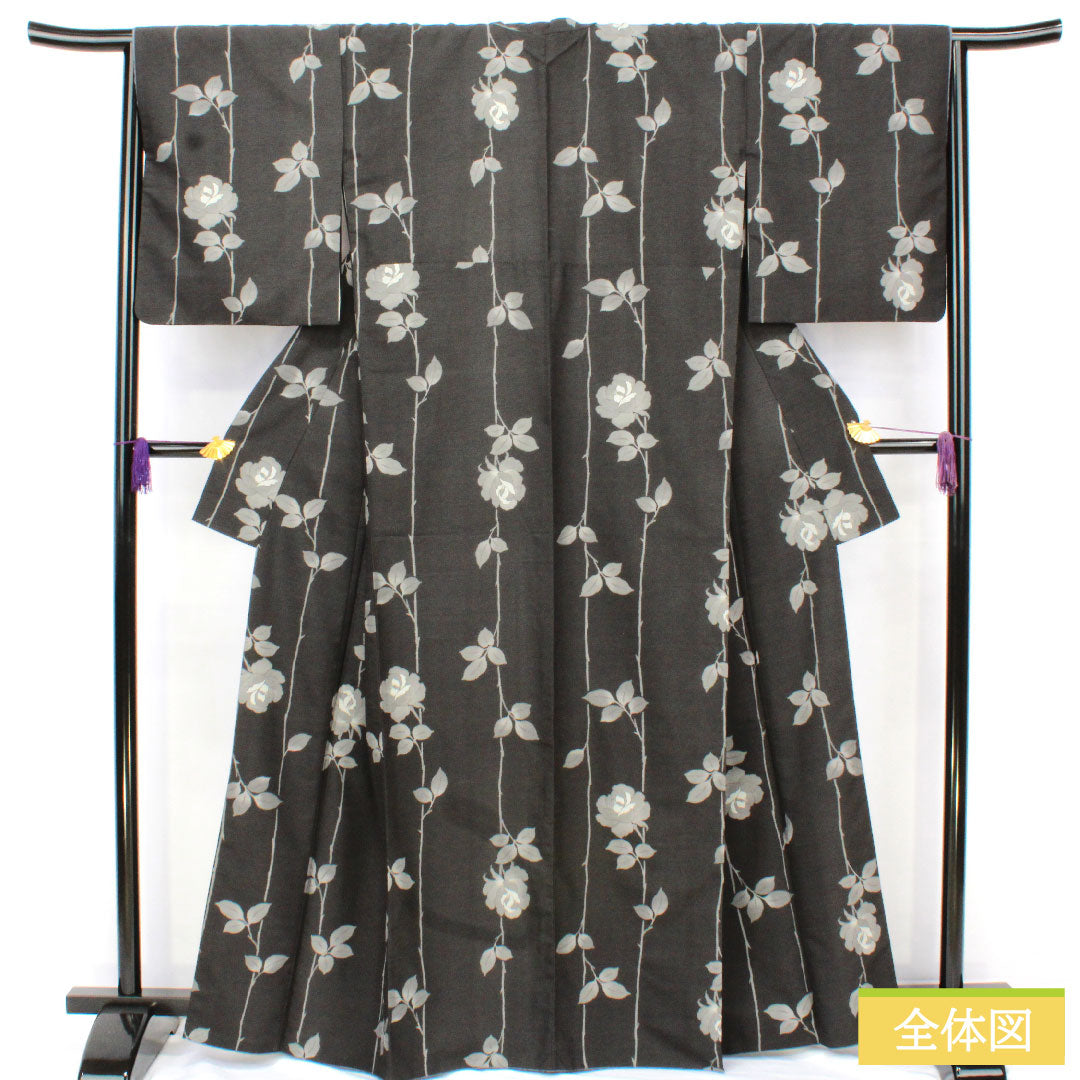 小紋 ポリエステル 身丈163.5cm 裄丈66.5cm 袷 墨黒色（すみぐろいろ） 洗える着物 バラ Sランク 黒系 1115004942410