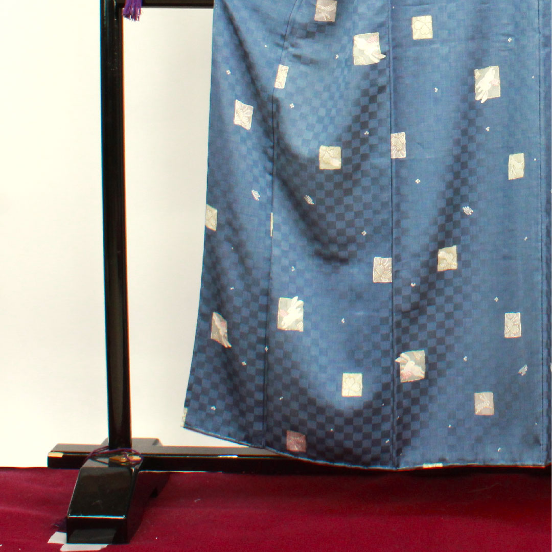 小紋 身丈158.5cm 裄丈62.5cm 袷  裏色 洗える着物 市松 うさぎ 桜  ポリ Sランク 青系 1115003232317
