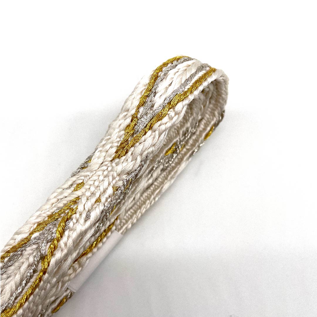 (New old stock) Obijime (belt fastener) Pure silk quarter-length cord White Goshima cord Edo braid Metallic thread used Length approx. 165cm Width approx. 1.5cm Formal S rank White 1135000492311