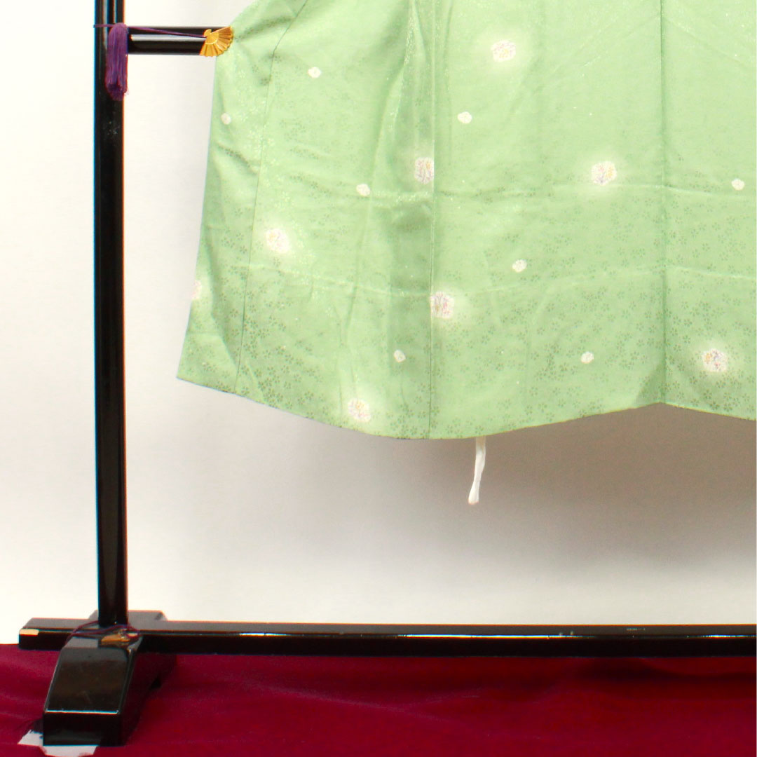 Nagajuban (long undergarment) made of pure silk, length 128cm, sleeve length 66cm, single layer, light green, chrysanthemum, A rank, green 1129000483219