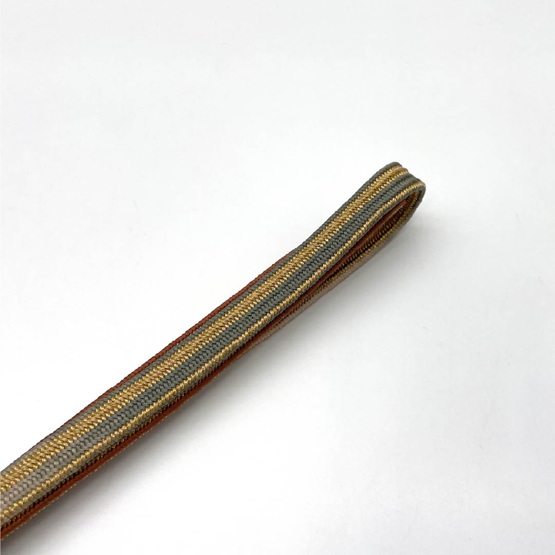 (Brand New) Pure Silk Obi-jime (Sash Band) in Dark Persimmon (Koi-gaki-iro) with Hirata Kumihimo Kainokuchi Striped Yugen Dyeing and Twisted Tassels. Approximately 160cm Long, 1.5cm Wide. Semi-Formal. Brown. Product Number: 1135005151314