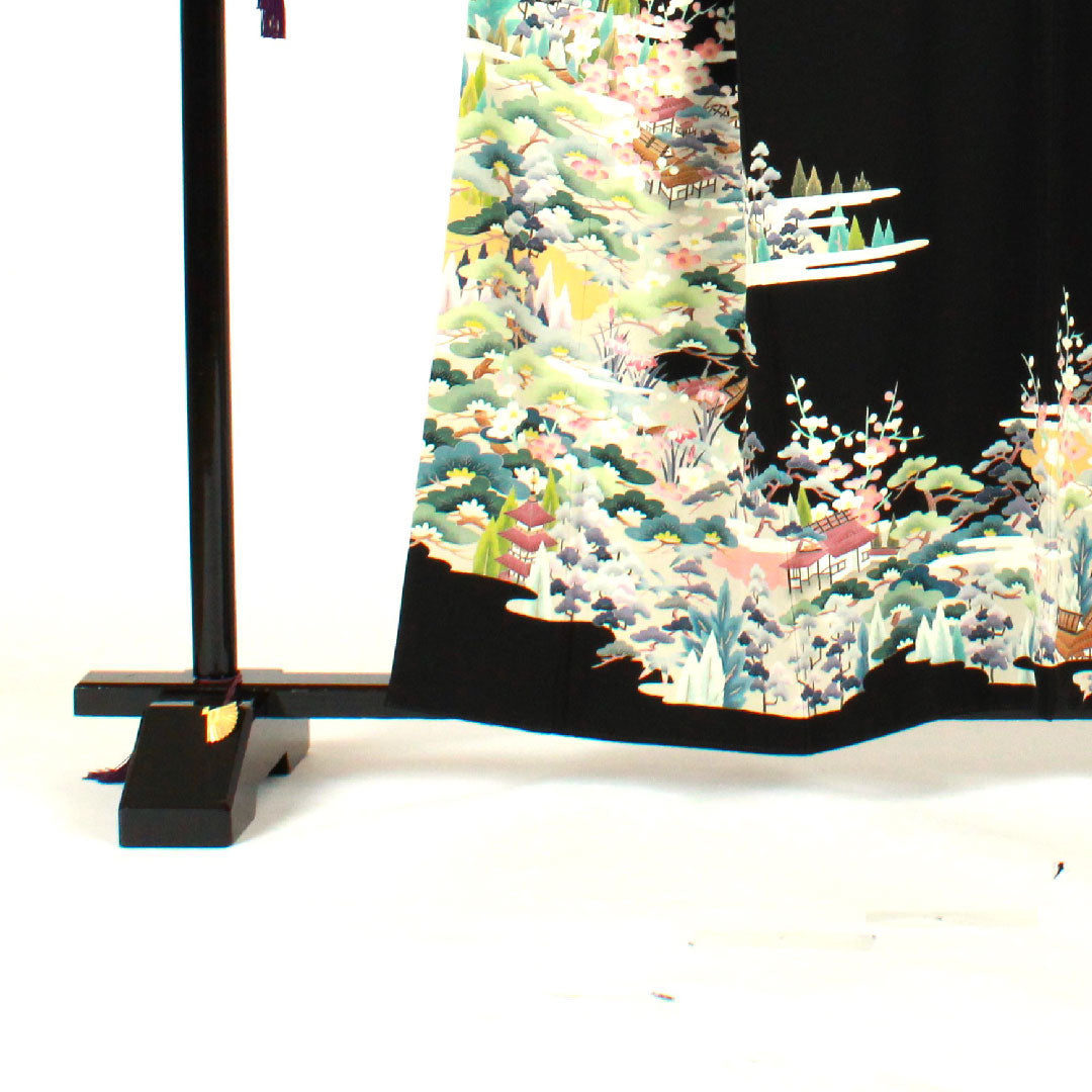 Black formal kimono, length 159.5cm, sleeve length 63.5cm, lined, Kaga Yuzen, Teranishi Kazuhiro, landscape pattern, circle with ivy, pure silk, A rank, five crests, black, 1111000333310