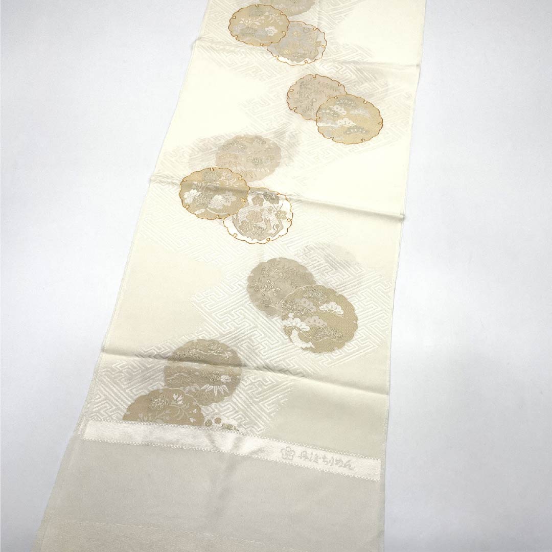 帯揚げ 正絹 Sランク フォーマル 乳白色（にゅうはくしょく） 丹後ちりめん 雪輪 金駒刺繍 長さ約170cm 幅約29.5cm 白系 1136004652911