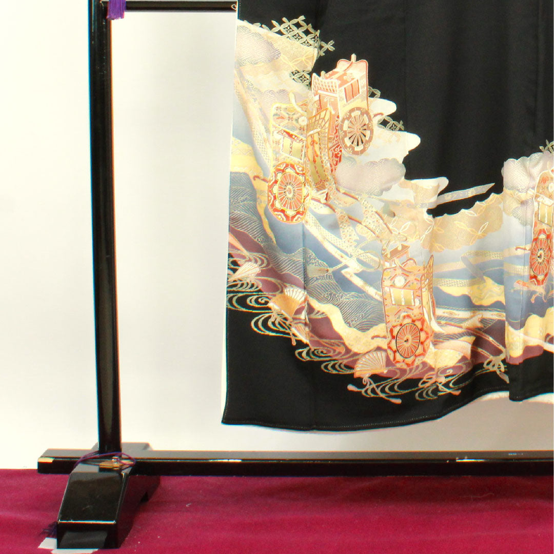 Black formal kimono, length 147.5cm, sleeve length 60cm, lined, Kyoto Yuzen, Imperial carriage, circle with three oak leaves, pure silk, A rank, five crests, black, 1111000863110