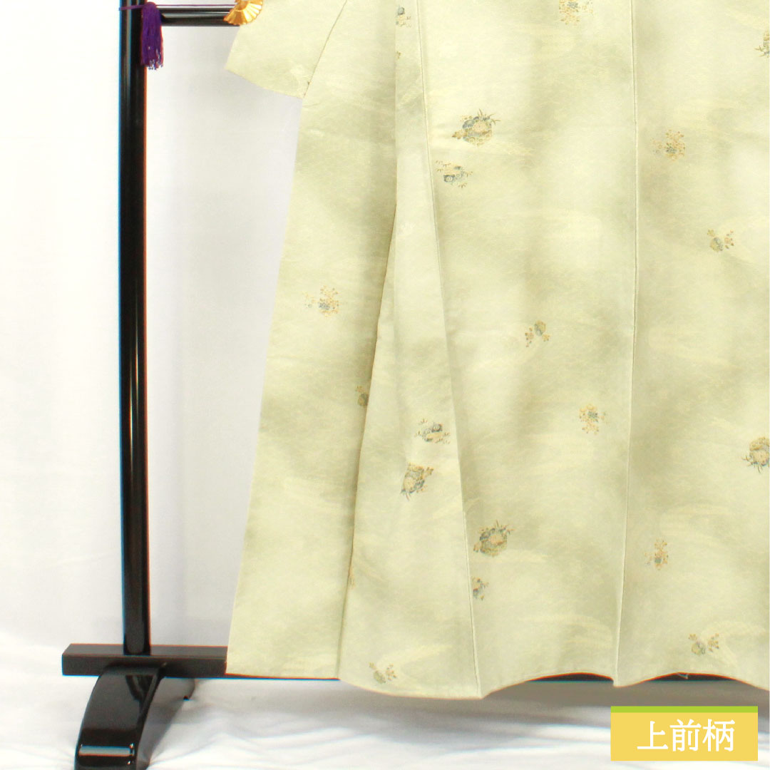 小紋 ポリエステル 身丈157.5cm 裄丈64.5cm 袷 薄緑色（うすみどりいろ） 洗える着物 吉祥文様 しつけ糸付き 未使用品 Sランク 緑系 1115004562319