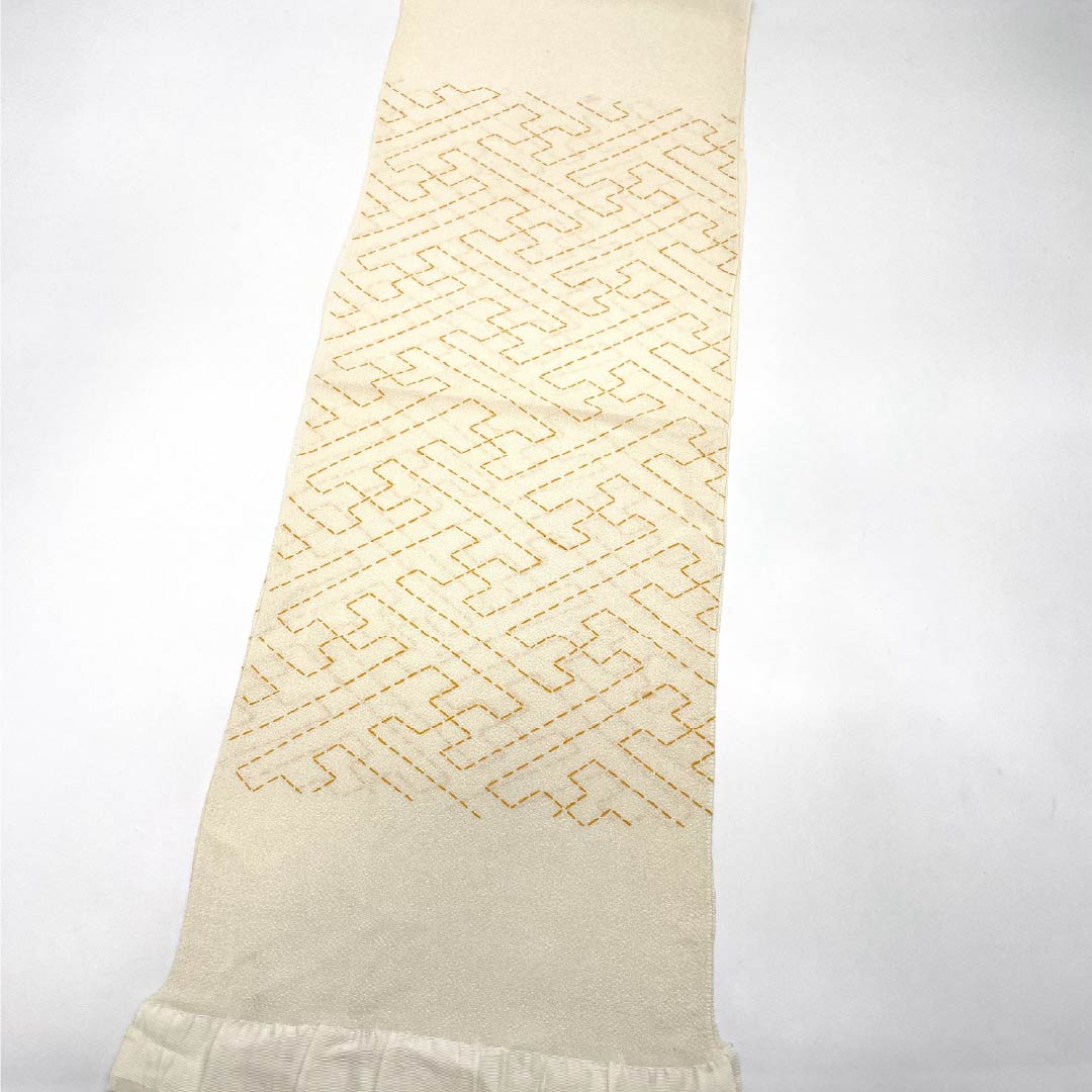 帯揚げ 正絹 Aランク カジュアル 生成り色（きなりいろ） 紗綾形 ちりめん地 長さ約169cm 幅約26.5cm 白系 1136002883911
