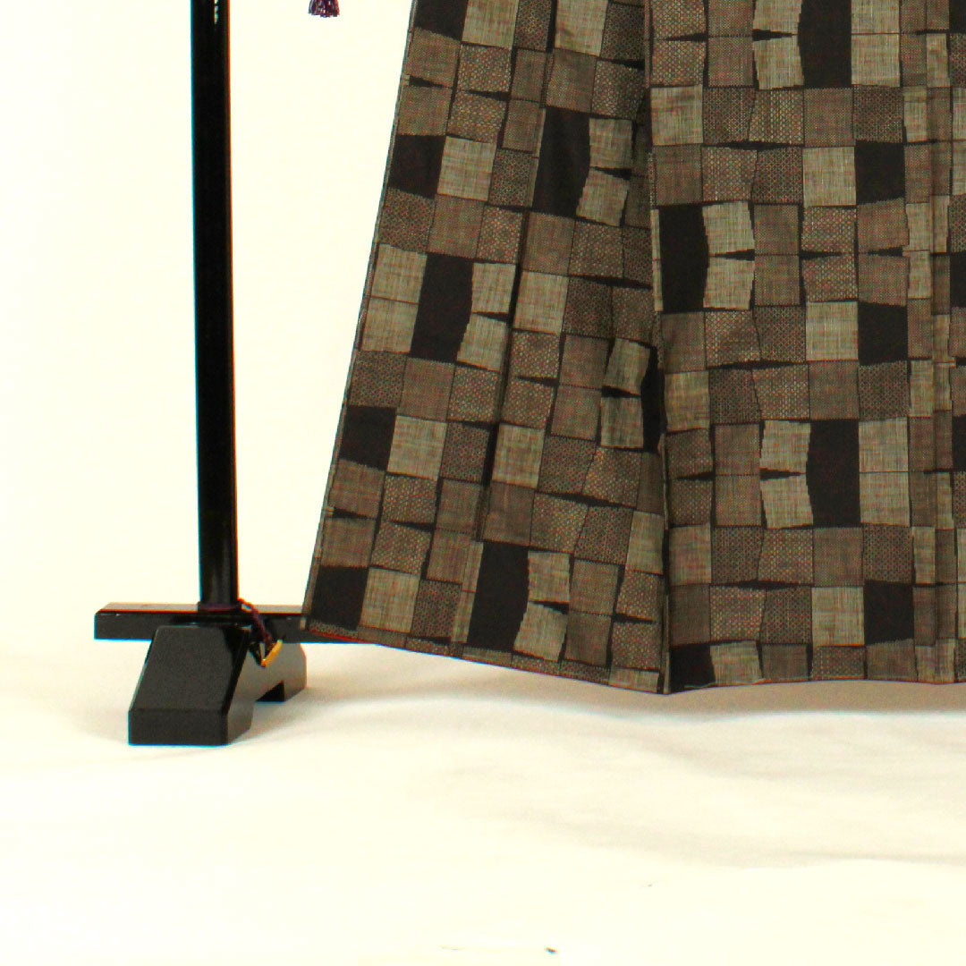 Oshima Tsumugi, Length 163cm, Sleeve length 62cm, Masu pattern, 5 marks, Pure silk, S rank, Awase, Brown, 1116000832314