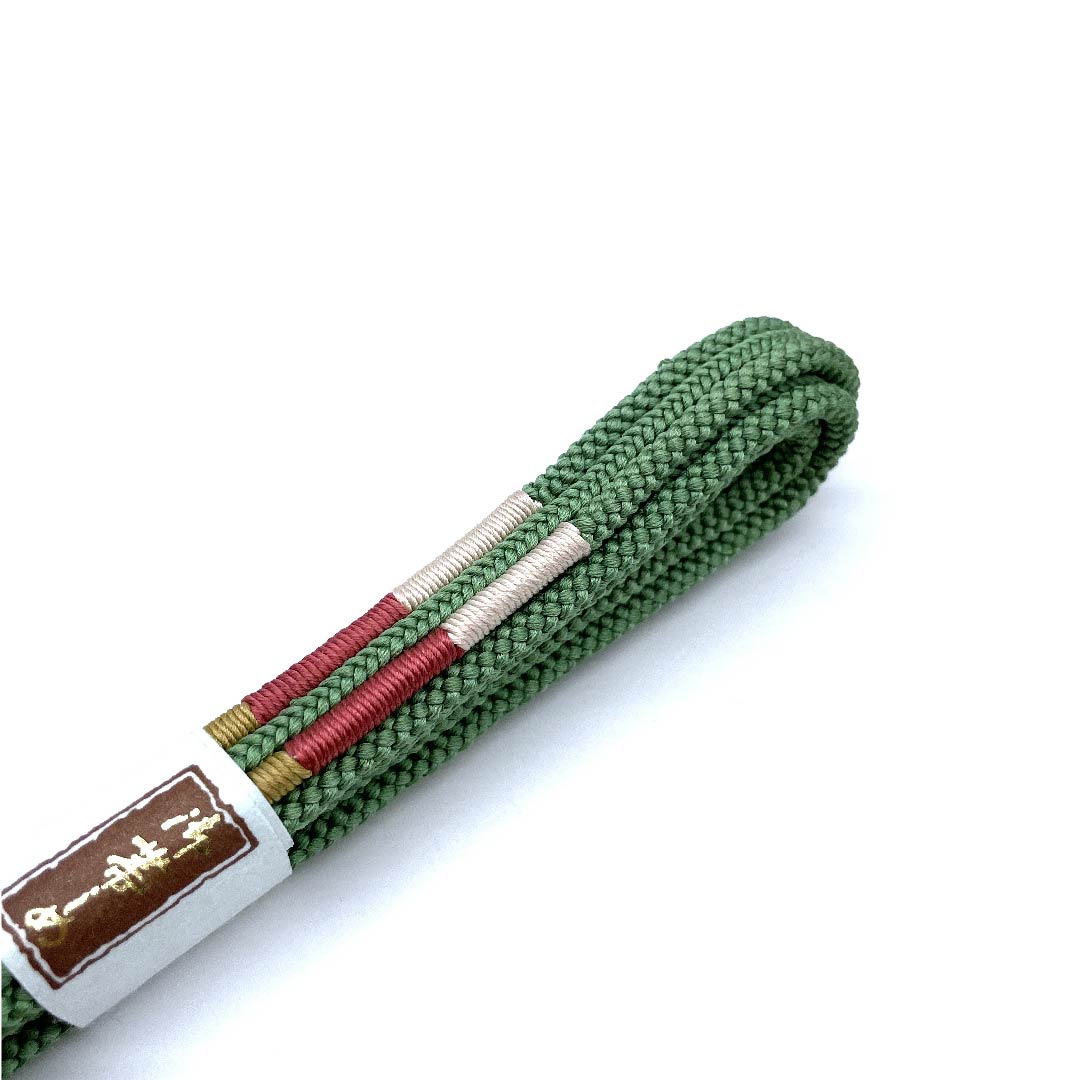 （新古品） 帯締め 正絹 四分紐 鮮緑色（せんりょくいろ） 手組紐 新古品  長さ約165cm 幅約1cm カジュアル Sランク 緑系 1135000962919