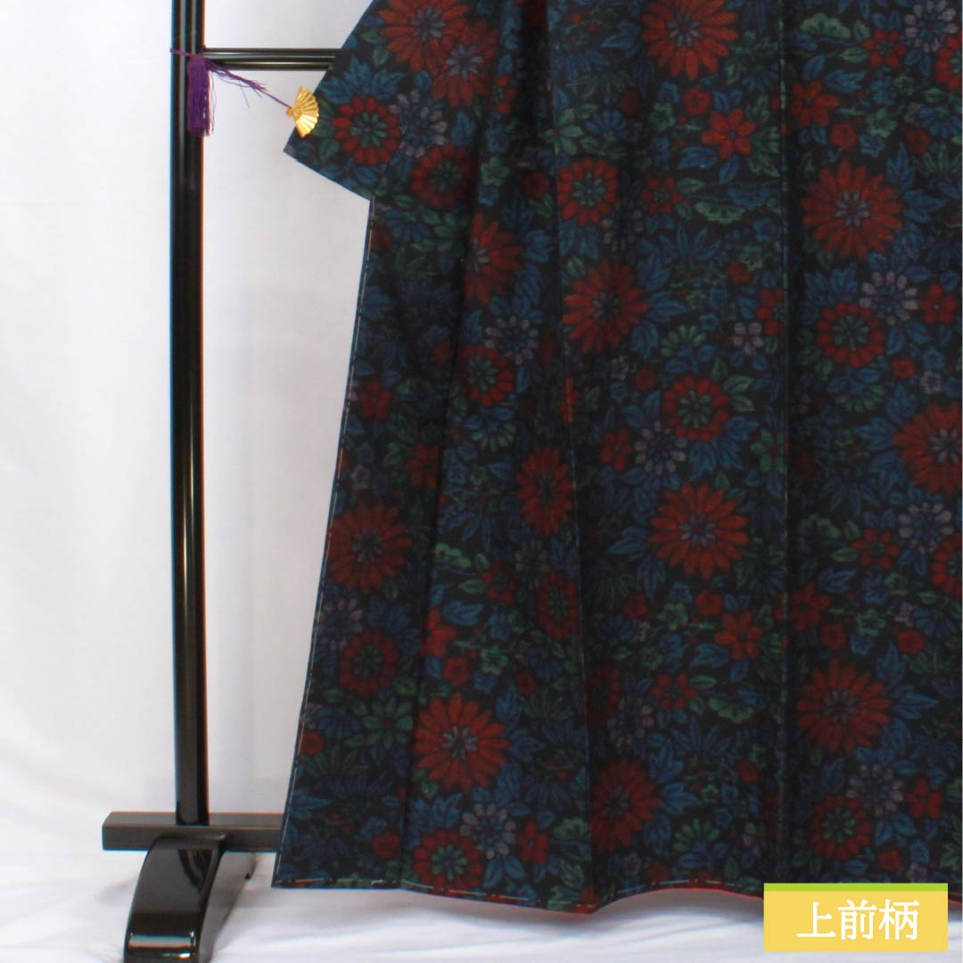 紬 正絹 Sランク 身丈162.5cm 裄丈63cm 檳榔子黒色（びんろうじぐろいろ） 真綿紬 総花 しつけ糸付き 袷 黒系 1116004122410