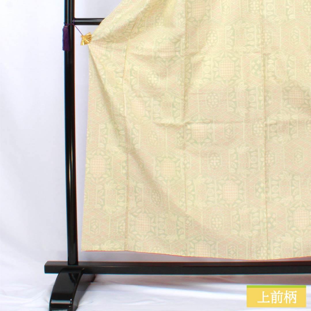 Silk Tsumugi (S-Rank) - Length 157cm, Sleeve Length 61.5cm, Light Yellow (Usukihadairo) - Oshima Tsumugi with Horizontal Double Kasuri Pattern and Abstract Pattern - Lined, Yellowish Colors - Product Code: 1116004592323