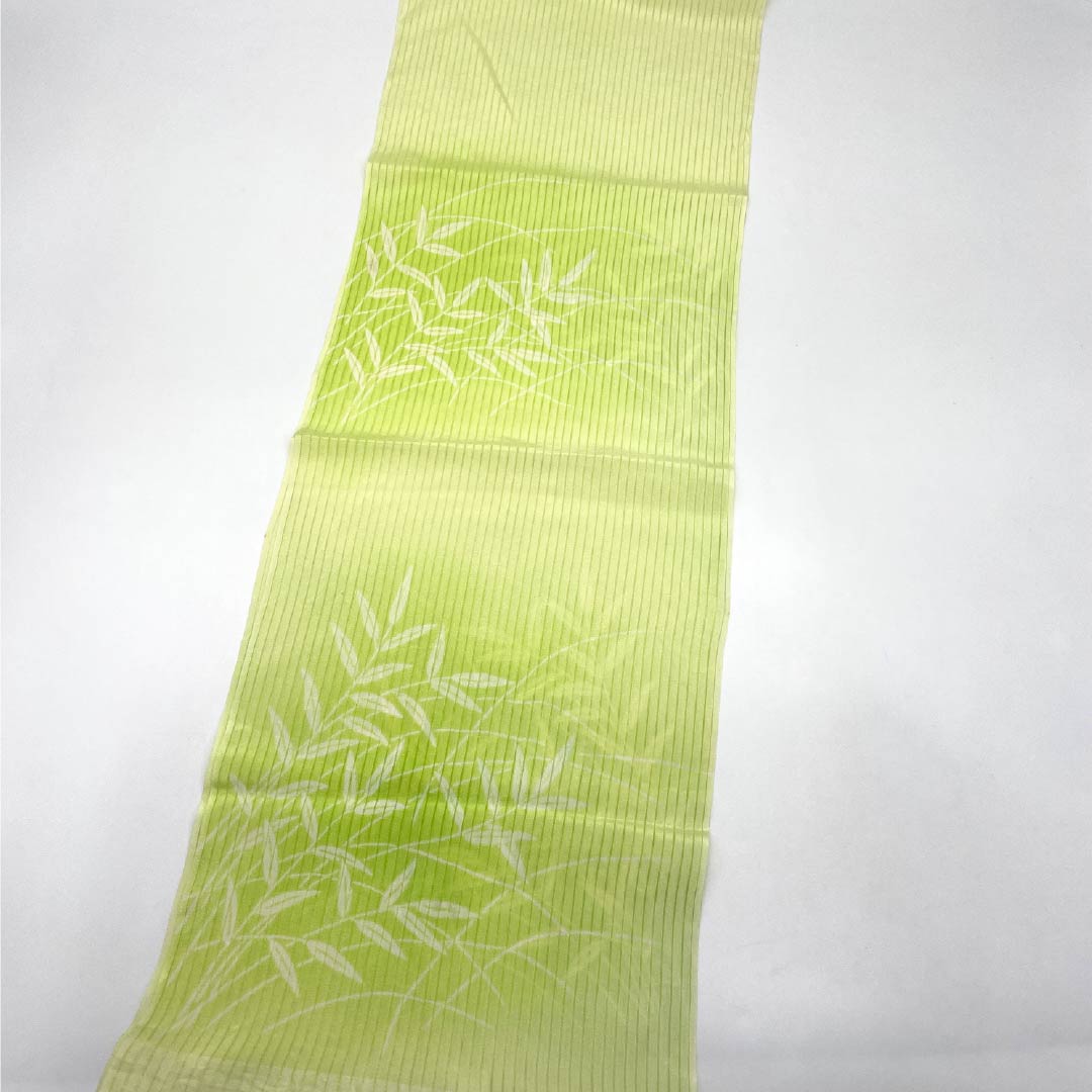 帯揚げ 正絹 Aランク セミフォーマル 若芽色（わかめいろ） 夏物 竪絽 葉っぱ 長さ約173cm 幅約28cm 緑系 1136004493919