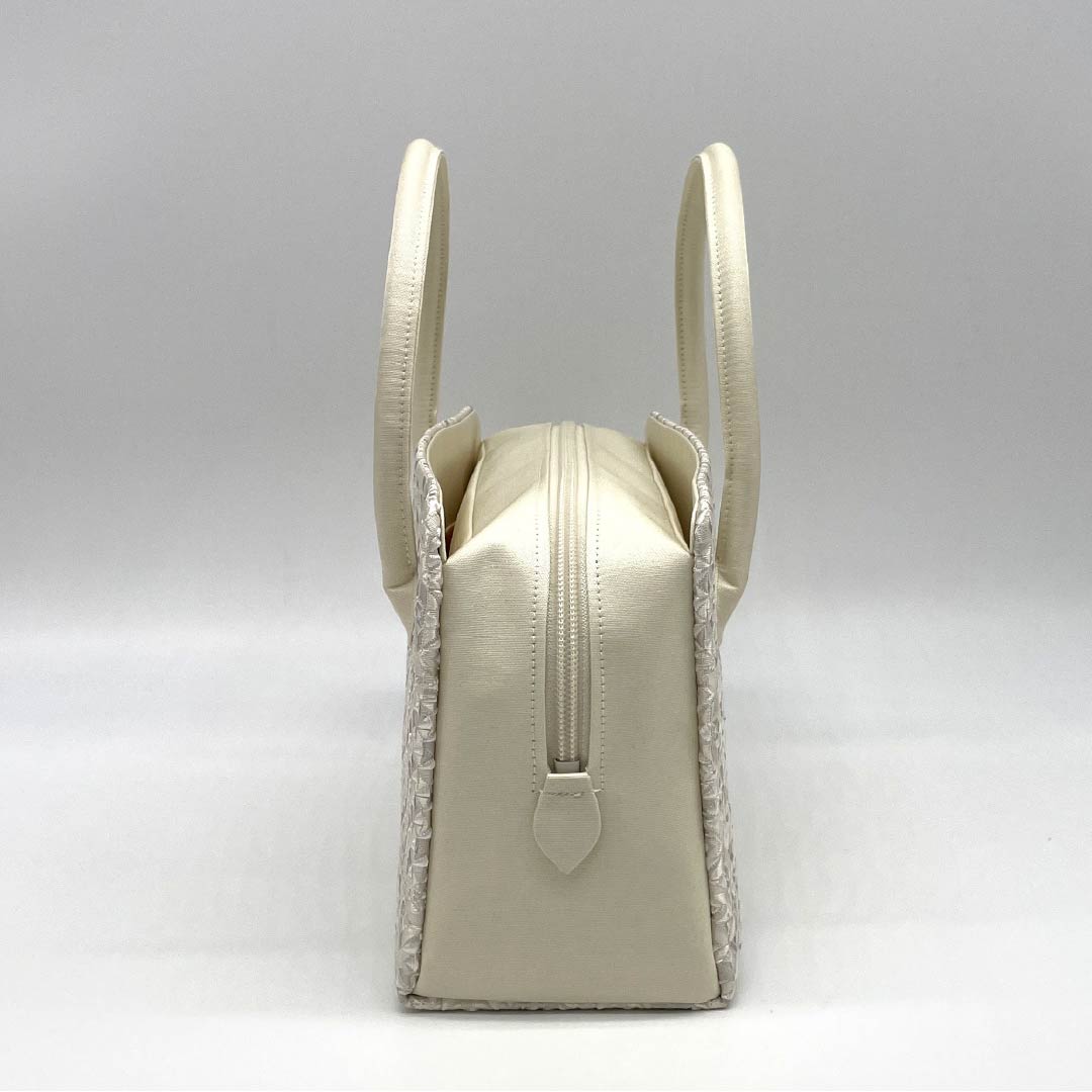 （新古品）和装バッグ セミフォーマル NEWランク 博多織 大倉織物 琥珀織 利休バッグ 白系 113900107111