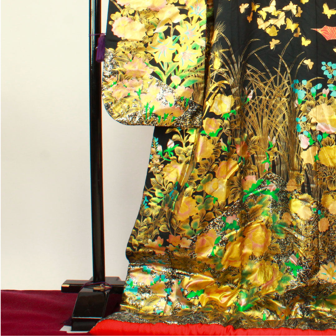 色打掛 身丈194cm  金彩加工 鶴 蝶 草花模様 正絹 Aランク 袷 黒系 1110000403910