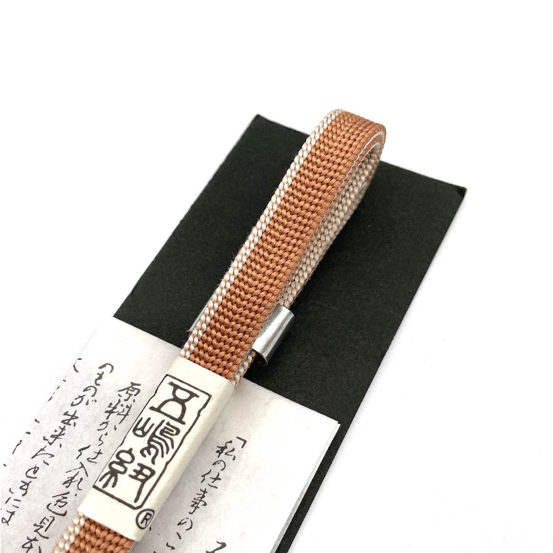 （新古品） 帯締め 正絹 三分紐 駱駝色（らくだいろ） 五嶋紐 鎌倉玻璃工房 帯留め付き 長さ約130cm 幅約1cm カジュアル Sランク 橙系 1135000132326