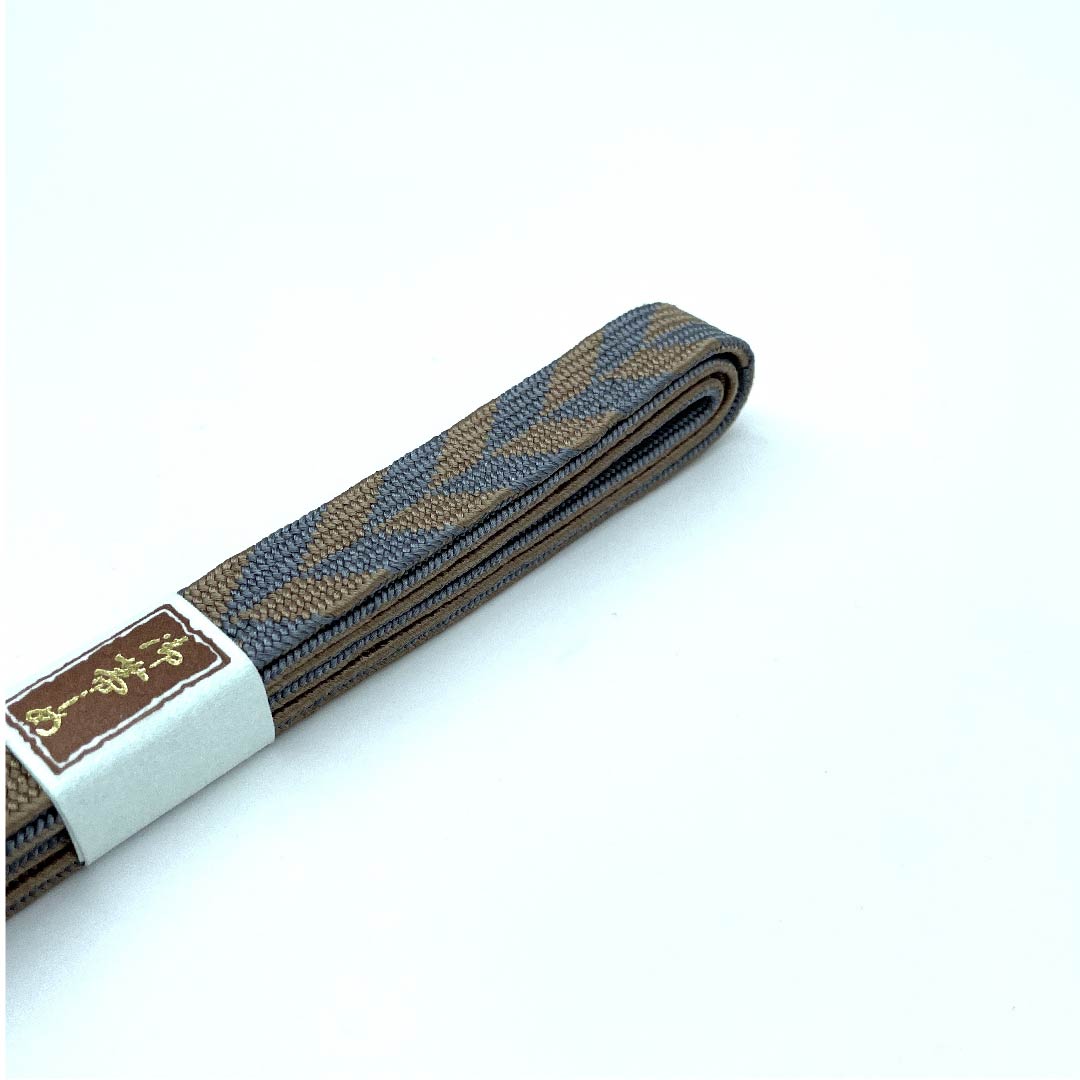 （新古品） 帯締め 正絹 四分紐 海松茶色（みるちゃいろ） 泥染手組紐 新古品 長さ約162cm 幅約1.5cm カジュアル Sランク 茶系 1135002822314