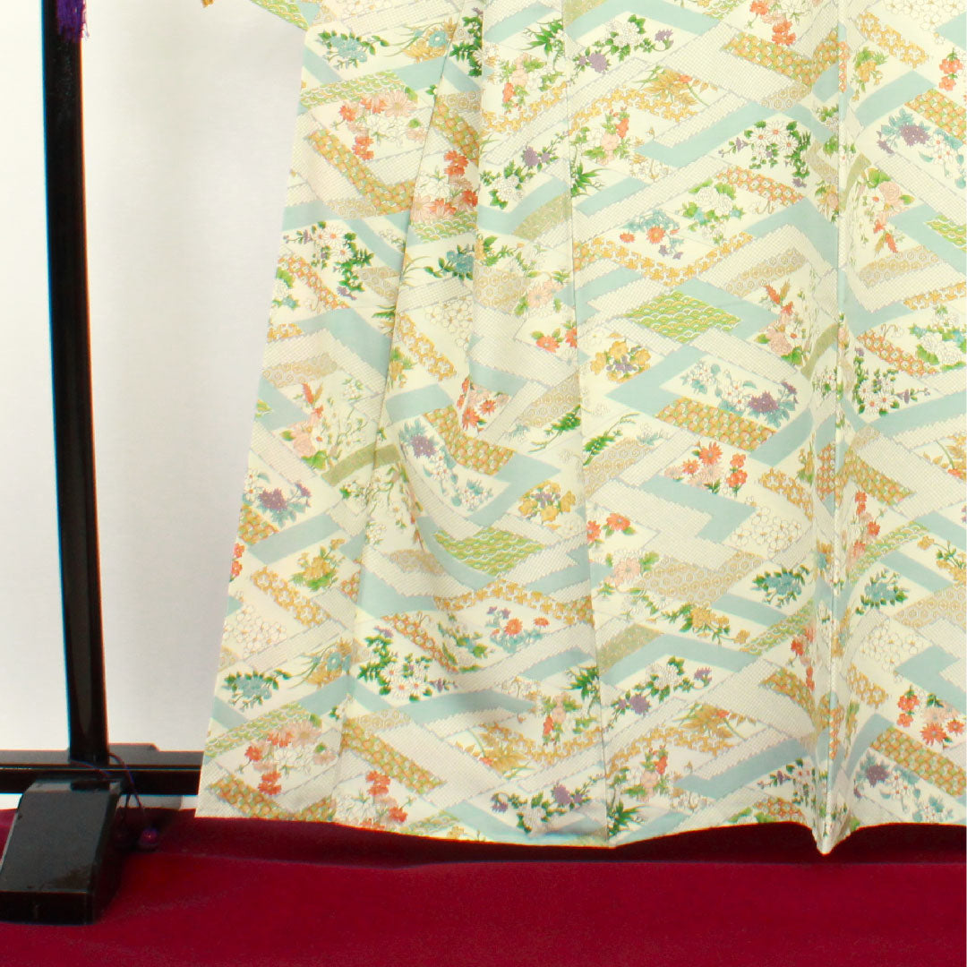 小紋 身丈163.5cm 裄丈64cm 袷  変り松皮菱 草花模様  正絹 Aランク 白系 1115002393411