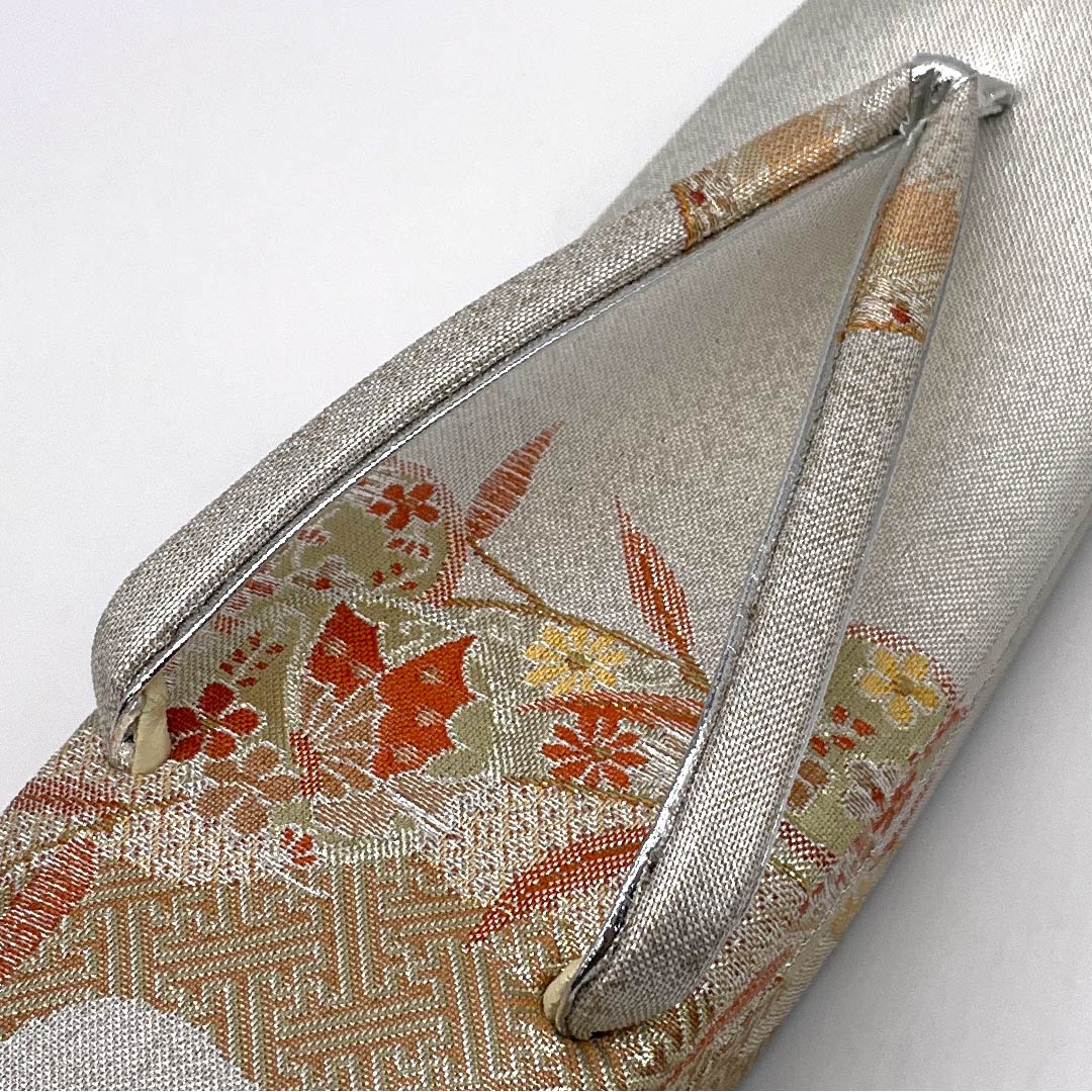 草履 帯地 Aランク フォーマル 留袖用 佐賀錦 吉祥文様 長さ23cm Mサイズ 銀系 1122001293322
