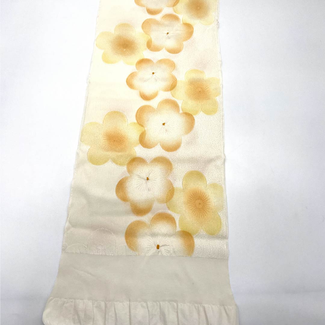 帯揚げ 正絹 Aランク セミフォーマル 乳白色（にゅうはくしょく） 部分絞り 花 長さ約168cm 幅約27.5cm 白系 1136003113911