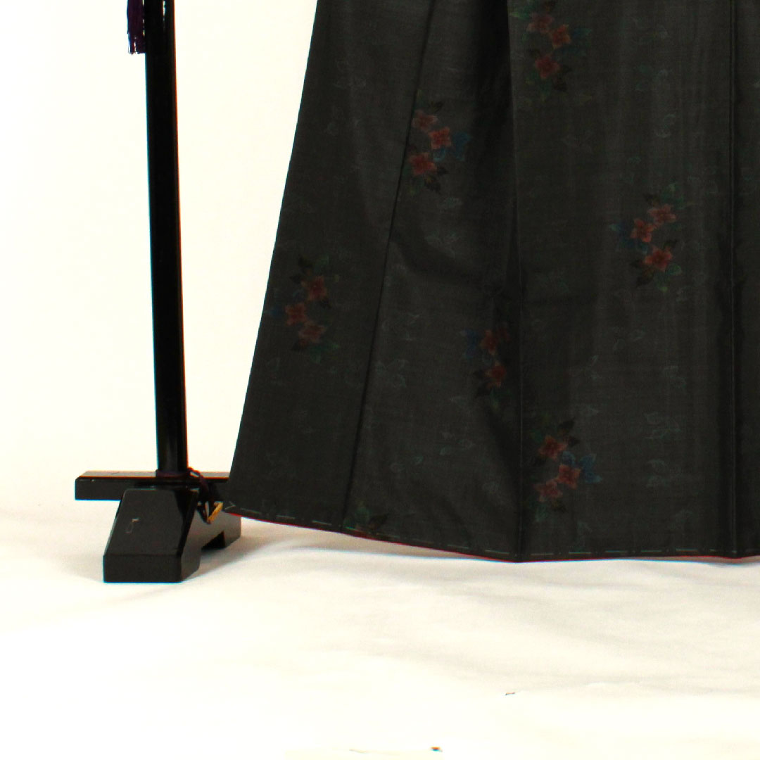 Oshima Tsumugi, Length 167cm, Sleeve Length 64cm, Flower and Leaf Pattern, 7 Marks, Pure Silk, S Rank, Awase, Gray, 1116000892422