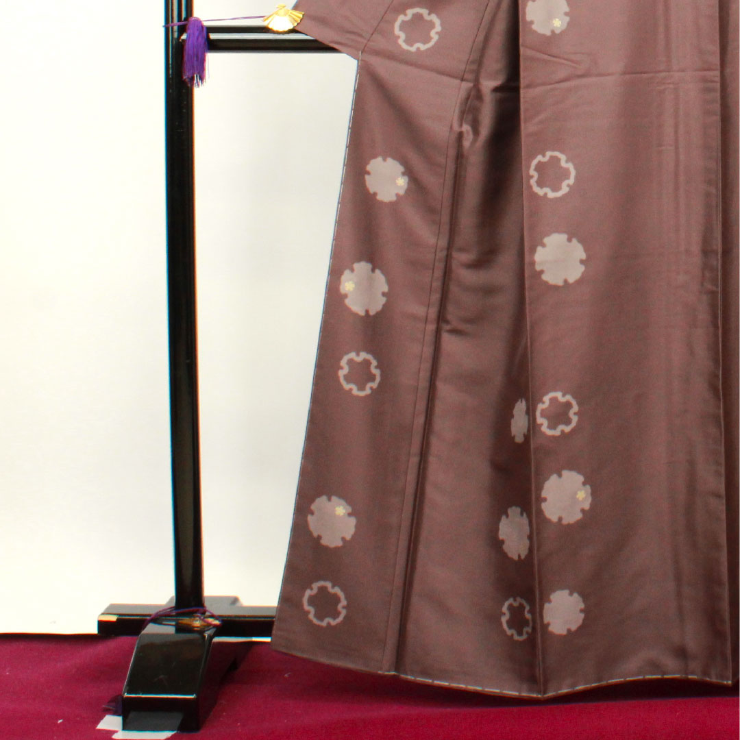牛首紬 身丈162.5cm 裄丈65.5cm 未使用品 しつけ糸付き 小豆鼠色 市川純一郎 雪輪 正絹 Sランク 袷 茶系 1116002242414