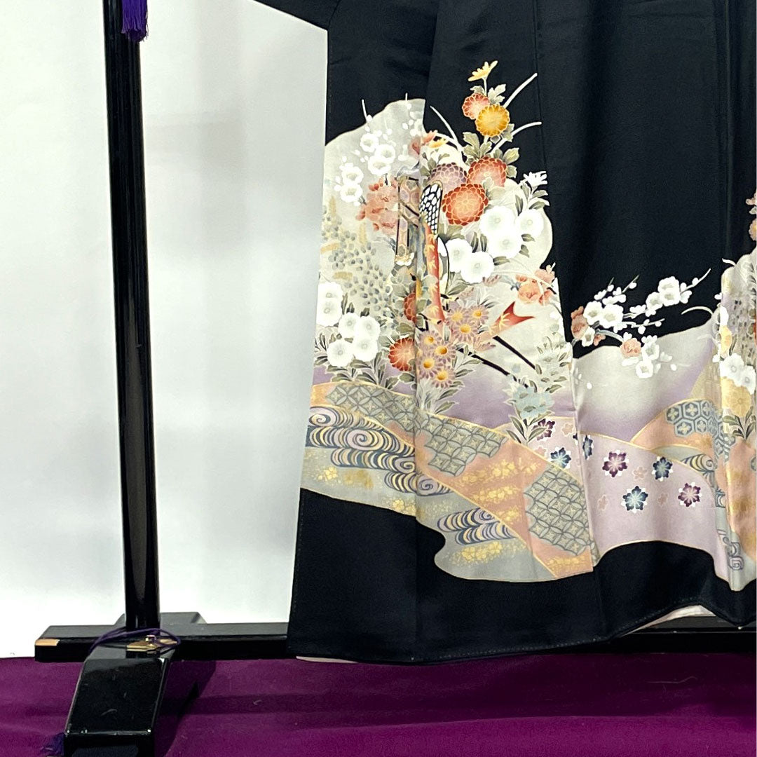 Black Tomesode, Length 155cm, Sleeve Length 61.5cm, Awase, Kyo-Yuzen, Auspicious Pattern, Circle with Sword and Clover, Pure Silk, A Rank, Five Crests, Black, 1111000913310