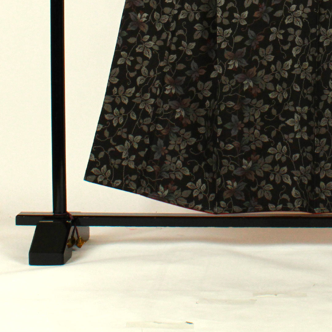 Oshima Tsumugi, Length 156cm, Sleeve length 63cm, Warp and weft ikat, Floral pattern, Pure silk, S rank, Lined, Black, 1116001192310