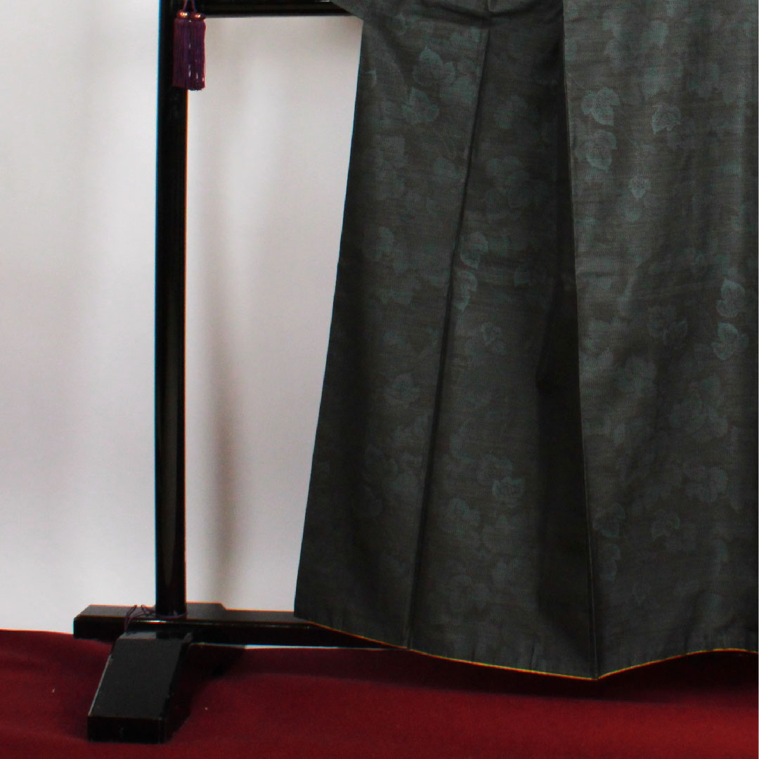Oshima Tsumugi, Length 159.5cm, Sleeve length 64cm, Weft-total Kasuri, Ivy pattern, Pure silk, A-rank, Lined, Navy blue, 1116001823318