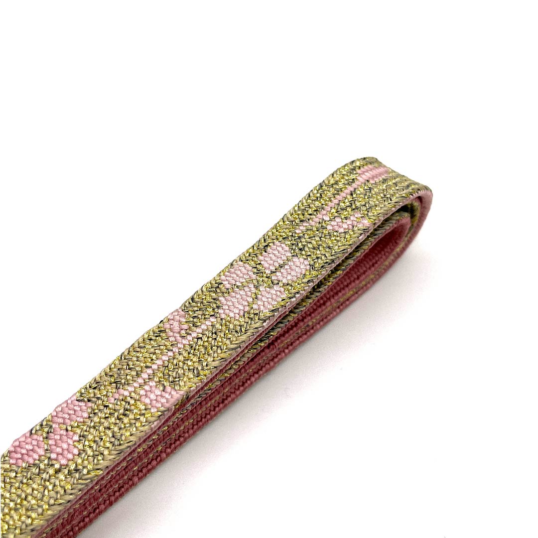 （新古品） 帯締め 正絹 四分紐 中紅花色（なかのくれないいろ） 金属糸使用 花模様 新古品 長さ約156cm 幅約1.5cm セミフォーマル Sランク ピンク系 1135001012913