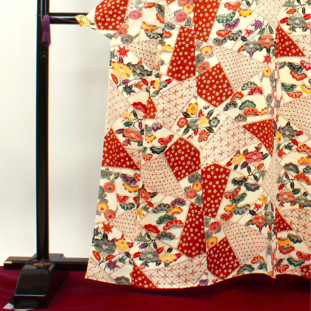 Komon (small pattern) silk, S rank, length 160.5cm, sleeve length 65.5cm, lined, Kyoto Bingata pattern, auspicious motif, basting thread included, unused, white, 1115007252411