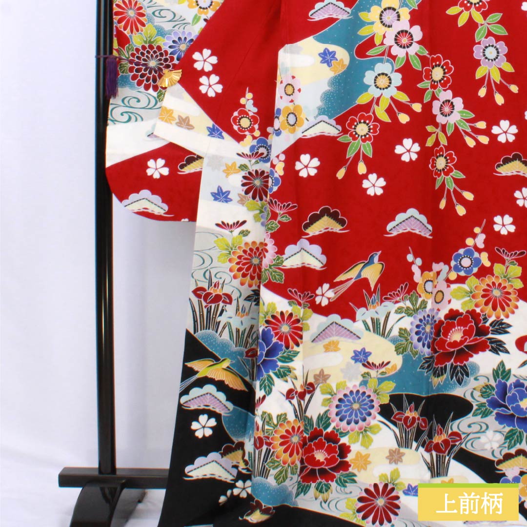 Furisode (long-sleeved kimono) made of pure silk, S rank, length 166.5cm, sleeve length 65.5cm, crimson (shinkuiro) color, featuring auspicious motifs of peonies, chrysanthemums, plum blossoms, and cherry blossoms in red tones. Product code: 1113002212512