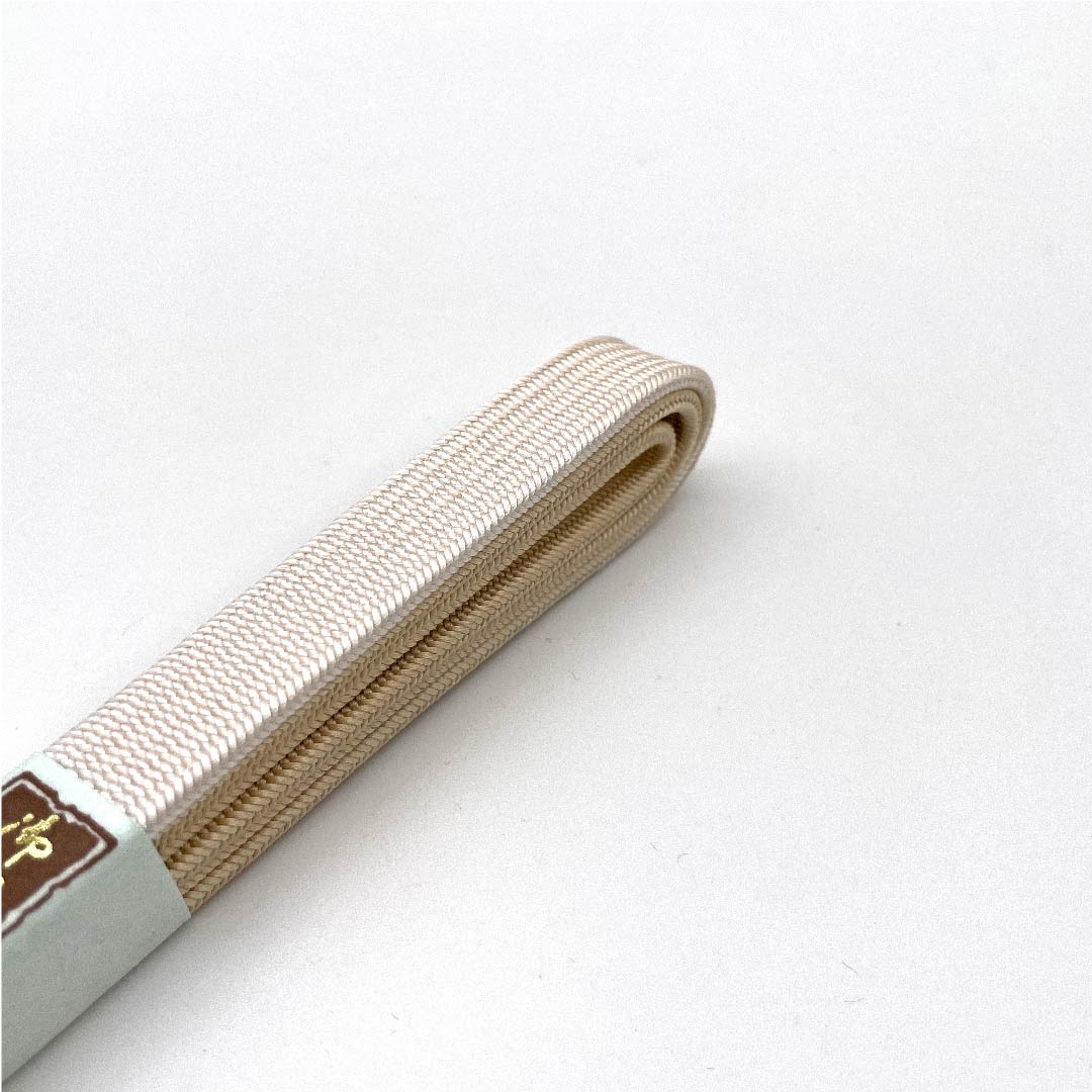 （新古品） 帯締め 正絹 四分紐 真珠色（しんじゅいろ） 練色（ねりいろ） 翠嵐工房 新古品 長さ約168cm 幅約1.2cm カジュアル Sランク クリーム系 1135002092315