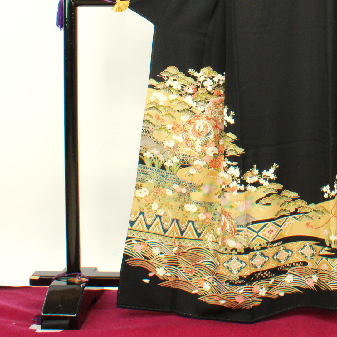 Black formal kimono, length 163.5cm, sleeve length 62.5cm, lined, Kyoto Yuzen, auspicious motif, circle with iris, pure silk, A rank, five crests, black, 1111000633410