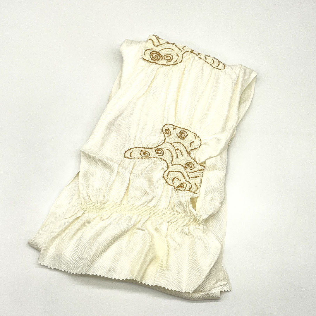 New old stock: Obi-jime and obi-age set, pure silk, B rank. White, milky white. For tomesode. Classic pattern. Length approx. 160cm, width approx. 1.6cm. Formal. White tones. 1141000444311