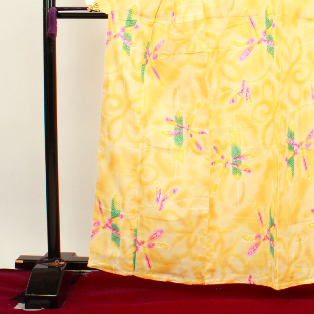浴衣 玉蜀黍色 トンボ 矢羽根 木綿 Bランク 単衣 身丈162cm 裄丈66cm 橙系 1118001624426