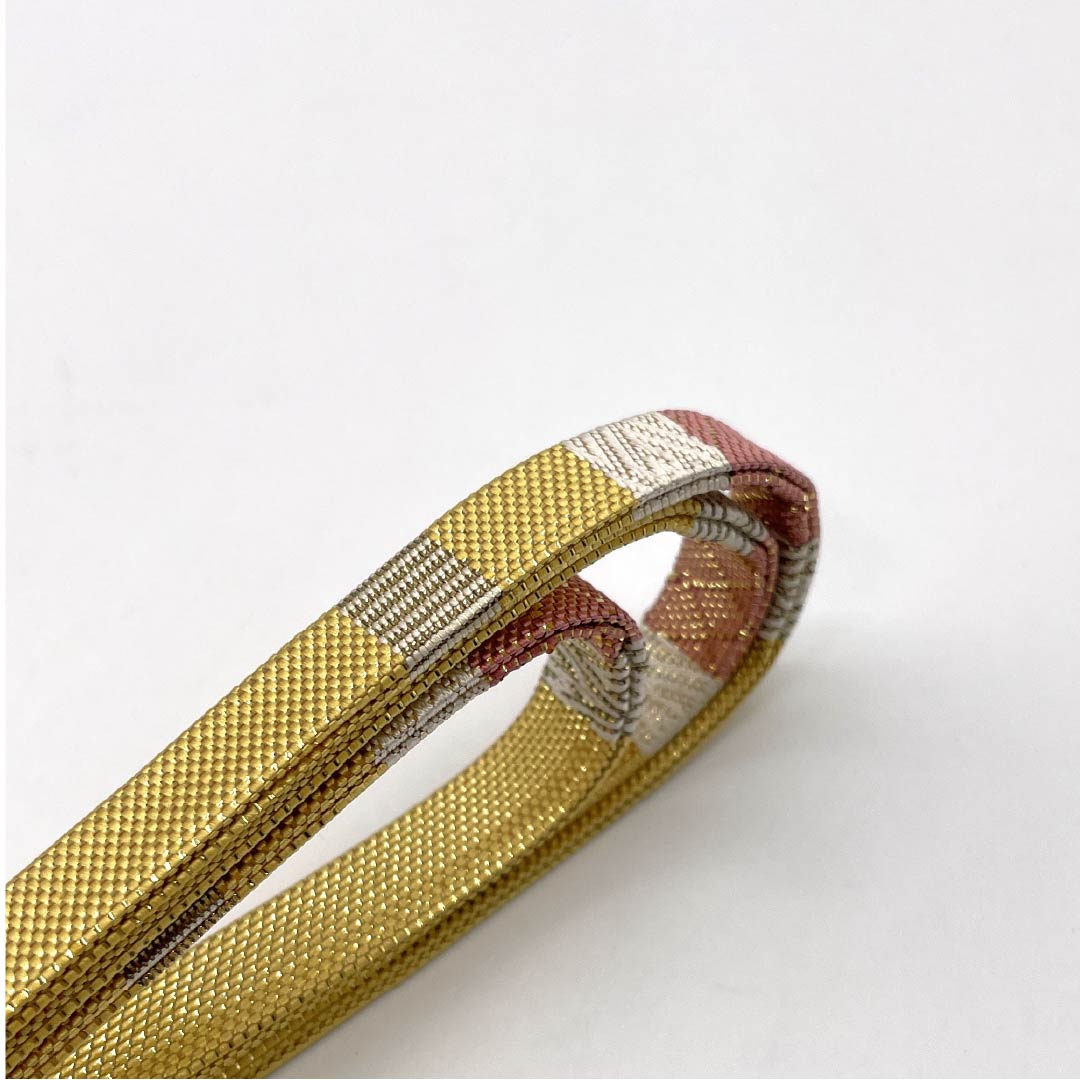 帯締め  Sランク 四分紐 金色（きんいろ） 長さ約152.5cm 幅約1.1cm セミフォーマル 金系 1135004312321