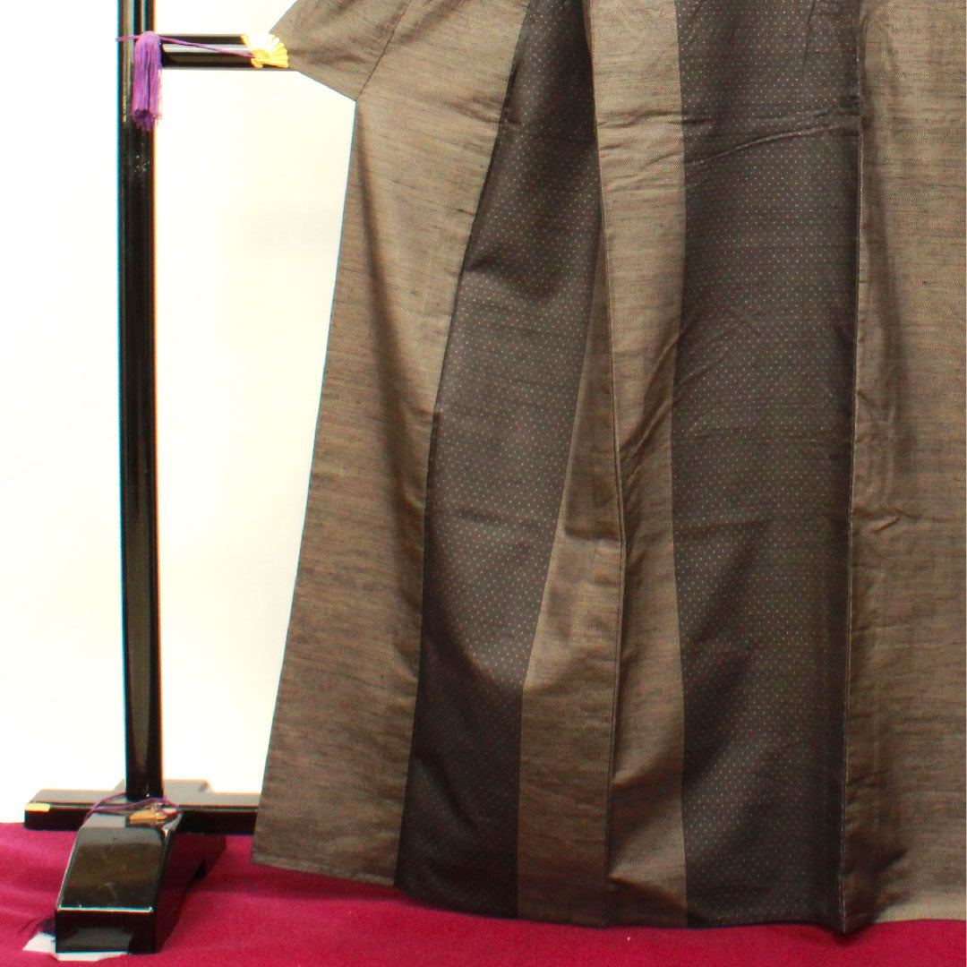 Tsumugi Length 167.5cm Sleeve length 66cm Dark grey Geometric pattern Pure silk A rank Single layer Brown 1116002713514