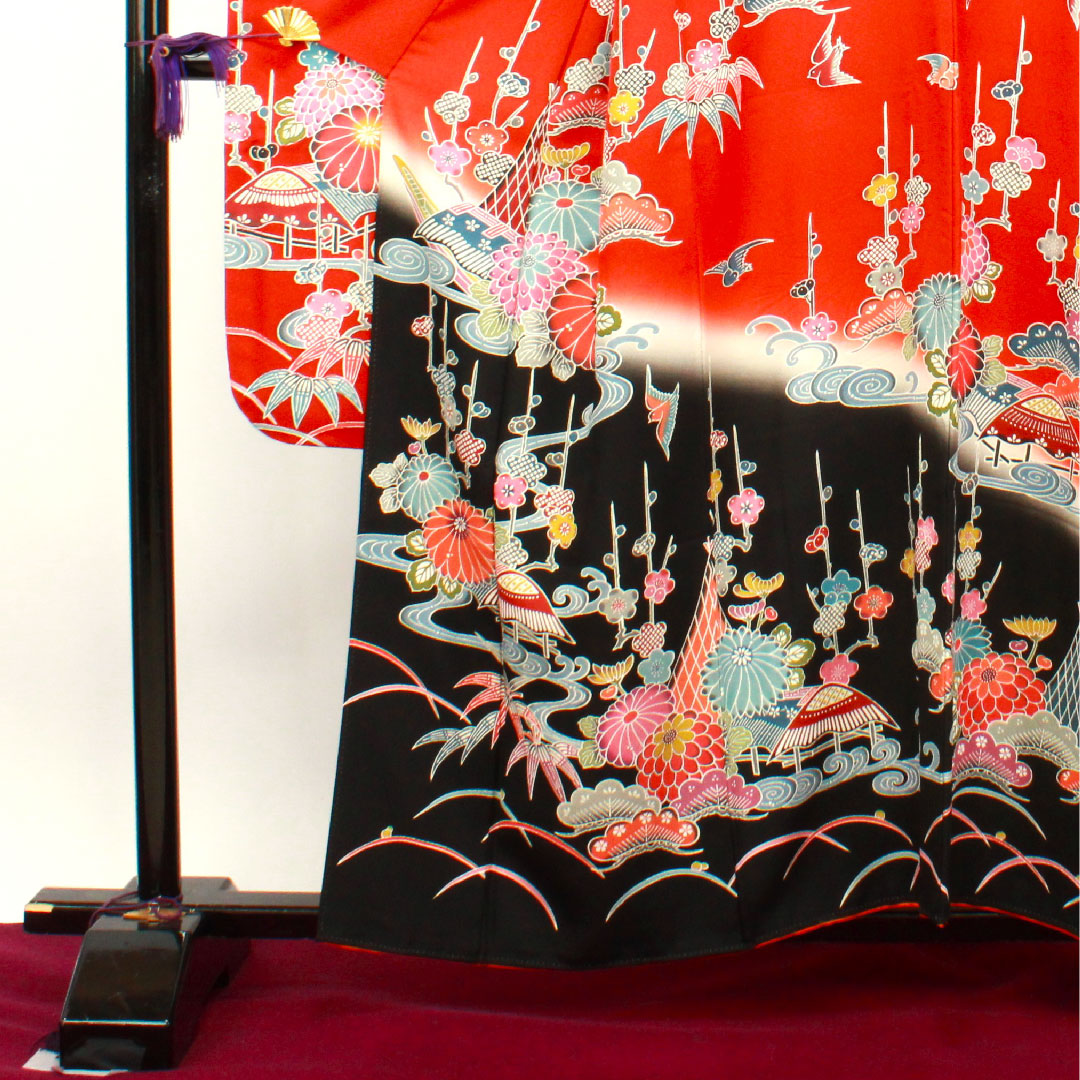 Long-sleeved kimono, length 158cm, sleeve length 66cm, lined, scarlet, Kyoto Bingata, pine, bamboo, plum, chrysanthemum, bird, auspicious motif, pure silk, S rank, red, 1113001602312