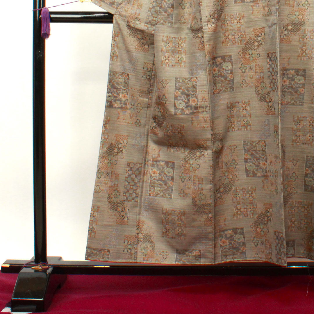 Tsumugi, Length 155cm, Sleeve length 62.5cm, Silk gray, Abstract pattern, basting thread included, Pure silk, S rank, Lined, Gray 1116002722322