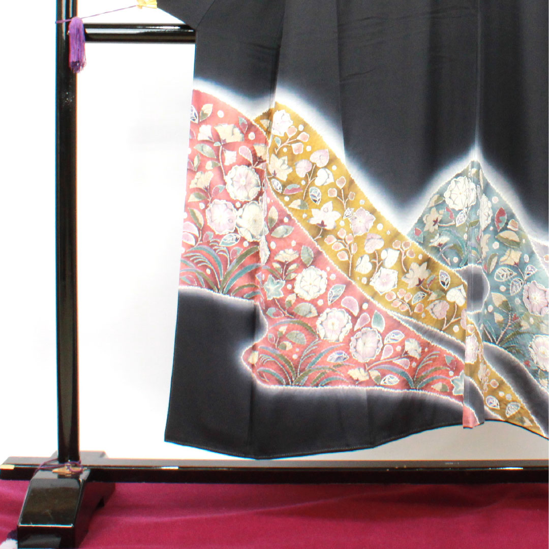 Black formal kimono, length 150cm, sleeve length 63.5cm, lined, Kiriya Suizan Kobo, Tsujigahana, circle with iris, pure silk, S rank, five crests, black, 1111001122110