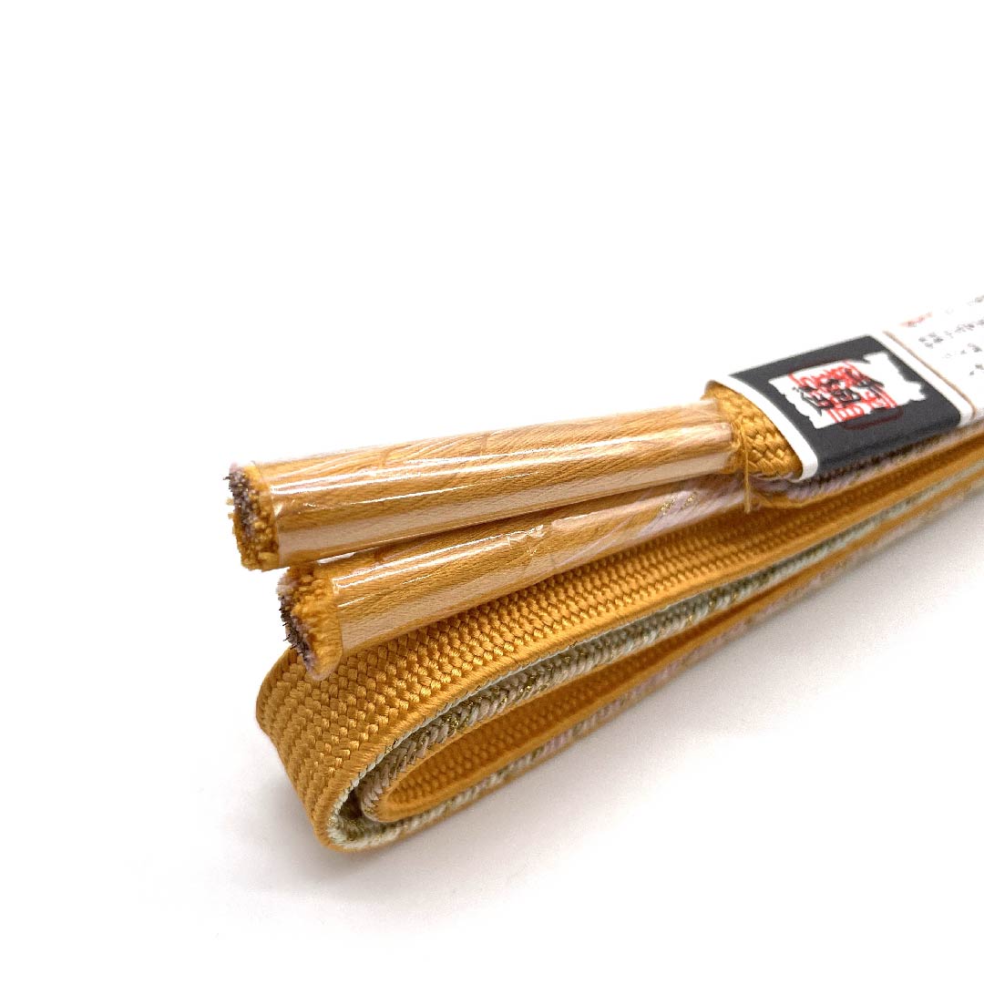 （新古品） 帯締め 正絹 四分紐 萱草色（かんぞういろ） 特選金銀糸使用 手組紐 新古品 長さ約159cm 幅約1.5cm セミフォーマル Sランク 黄系 1135001492923