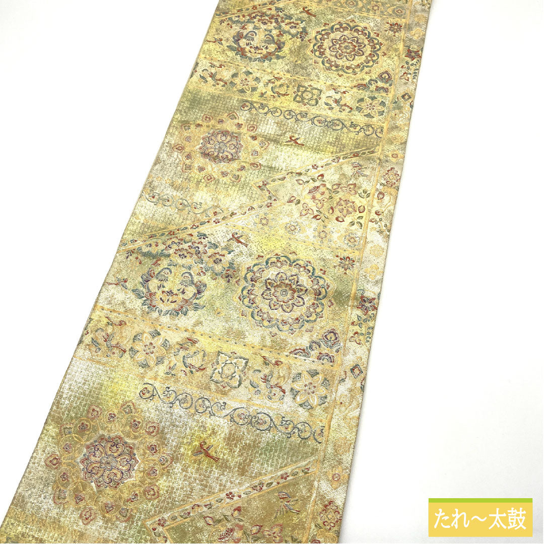 Fukuro Obi (sash), pure silk, A-rank, Nishijin-ori, with gold leaf detailing and a Shosoin pattern. Length: 426cm, six-fold, formal, gradient finish. Product number: 1123016043399
