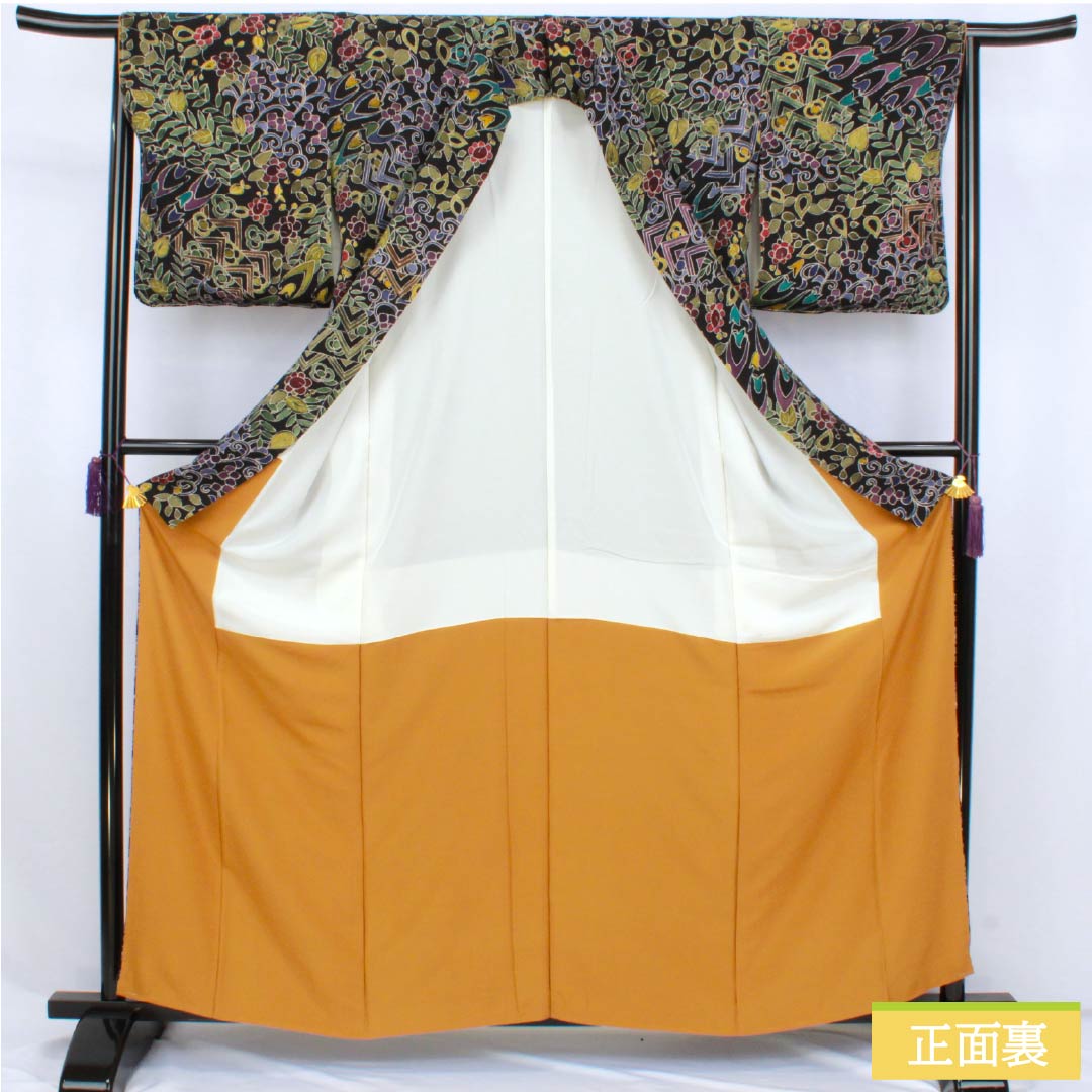 小紋 正絹 Sランク 身丈161.5cm 裄丈64cm 袷 ろうけつ染め ちりめん地 手描き 抽象模様 しつけ糸付き 黒系 1115007732410