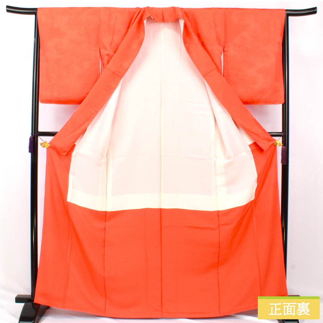 Solid-colored silk kimono, S-rank, length 165.5cm, sleeve length 64cm, Kyoto scarlet (Kyohiiro), peacock feather design, single crest, sword and katabami pattern, lined, orange, 1114002462526